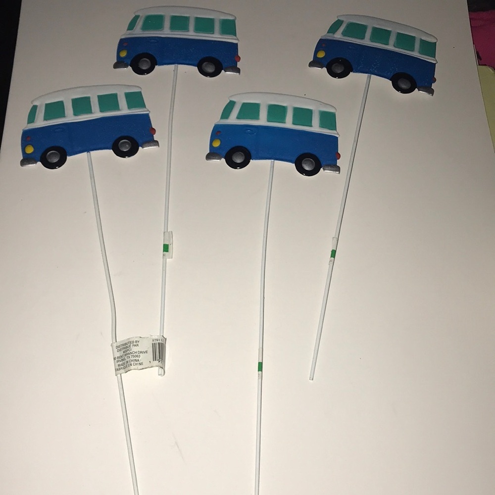 NWT Set/4 Yard/Garden Metal Picks